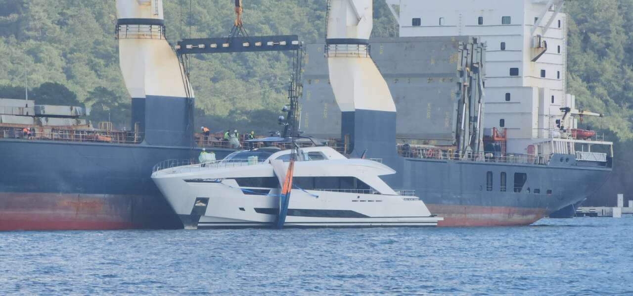 Dev Yük Gemileri Marmaris’e Akın Ediyor: Mega Yatlar Yaz Sezonu İçin Baştan Aşağı Yenileniyor 3